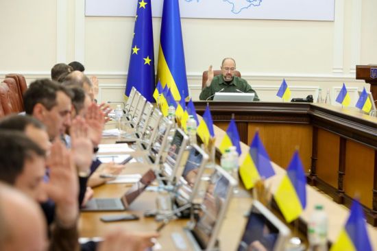 Український уряд порекомендує підписати угоду про корисні копалини - Bloomberg