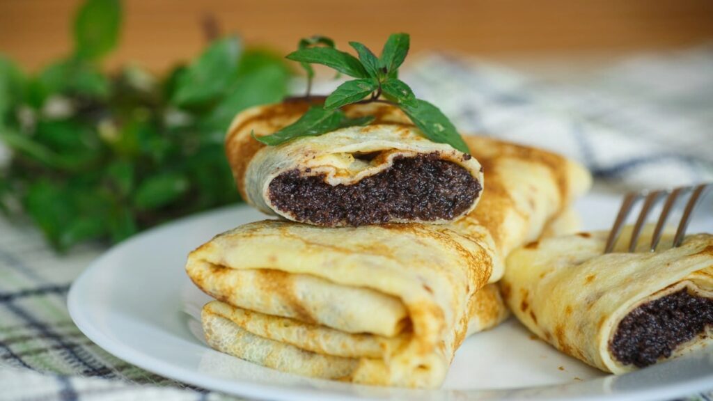 Смачні млинці з яблуками: рецепт