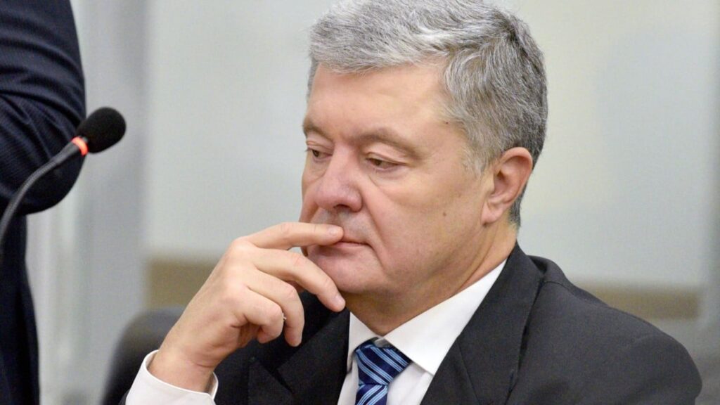 Під санкціями – Порошенко та Медведчук: Зеленський увів у дію рішення РНБО