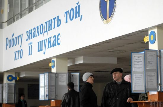 Україні потрібно буде завозити по 400 тис. трудових мігрантів на рік — економіст Олег Пендзин