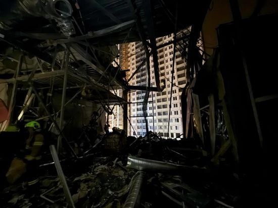Унаслідок атаки безпілотників на Київщині поранення отримав 37-річний чоловік, пошкоджені будинки