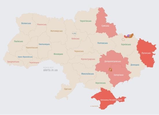 В Україні оголошена повітряна тривога: загроза застосування балістики у кількох областях