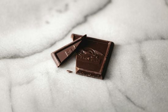 Солодкий десерт чи корисний продукт: дієтологиня пояснила, чи дійсно потрібно їсти чорний шоколад