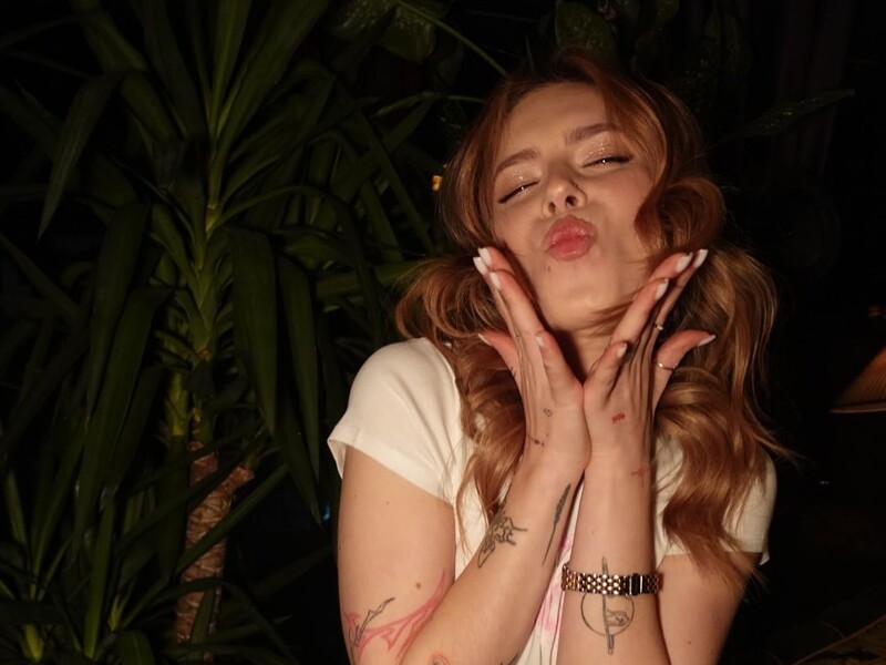 Старша донька Кравець, яка стала білявкою, показала себе на повний зріст