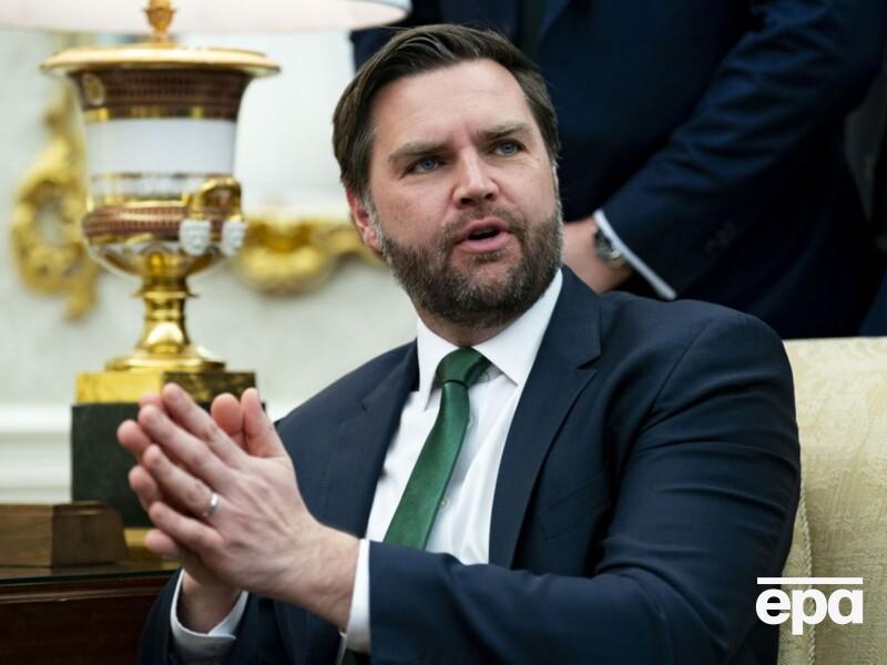 Венса освистали на концерті в Центрі Кеннеді, куди він явився разом із дружиною. Відео