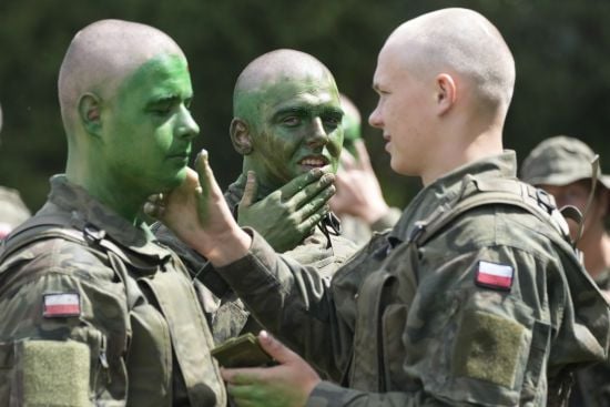 Польща готується збільшити армію: кожен чоловік має бути готовим до війни — Туск