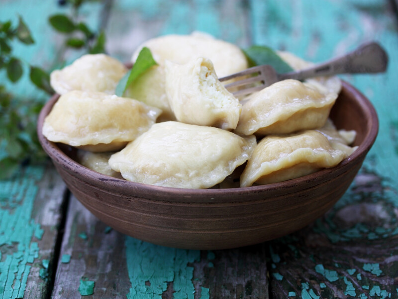 "Дуже ніжні, пухкі й смачні" Приготуйте парові вареники із сиром. Покроковий рецепт