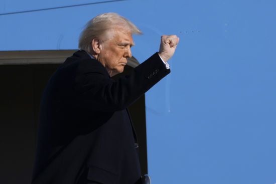 Призупинення військової допомоги Трампом для України та можливе зняття санкцій з РФ: головні новини ночі 4 березня 2025 року