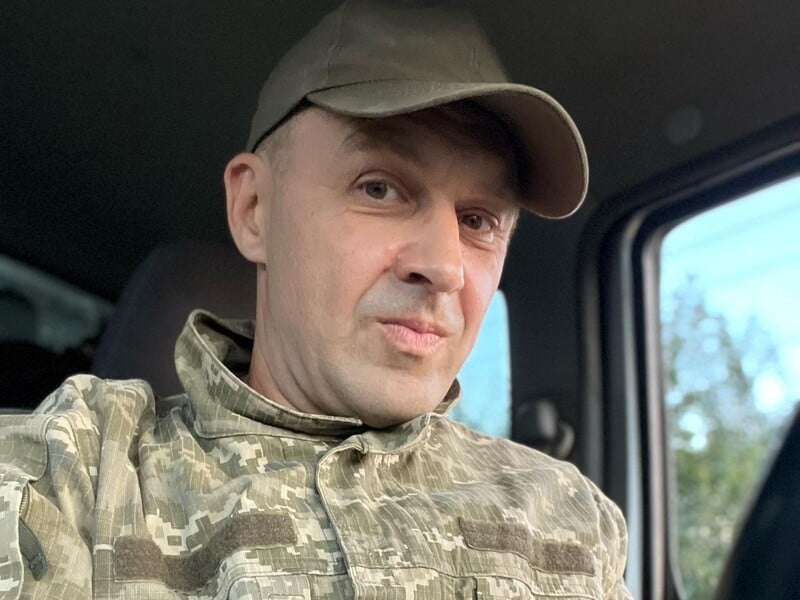 "Живу на пенсію, яку отримую за сина". Ексбанкір Оністрат розповів про свою зарплату на фронті