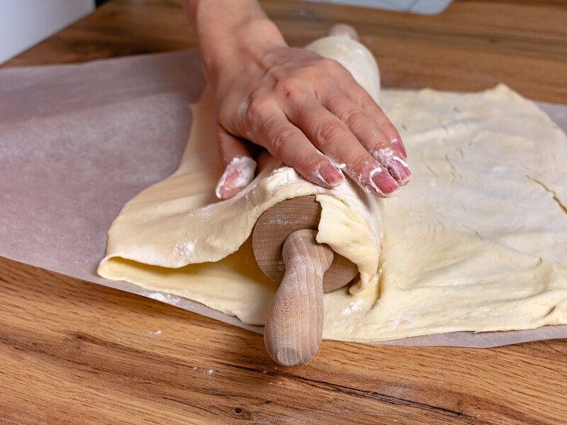 "Так готувала бабуся, коли вершкового масла в магазині не було". Рецепт шаруватого листкового тіста