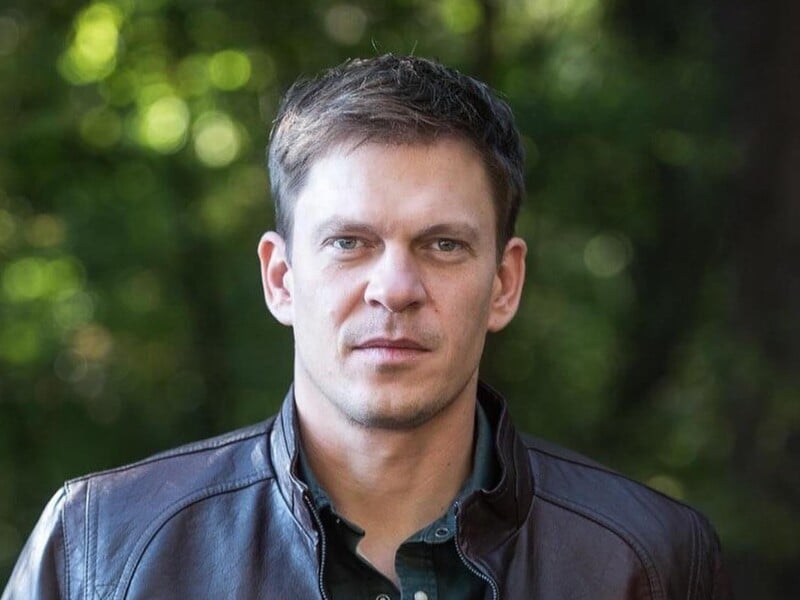 Під час атаки на Київ у будинок актора Ісаєнка влучили уламки російського дрона