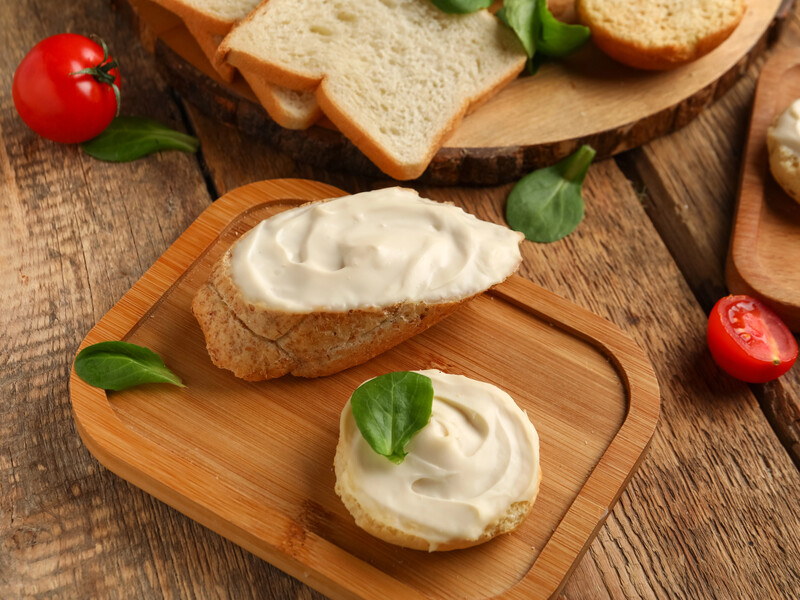 "Чудове доповнення до будь-якої страви". Рецепт домашнього плавленого сиру