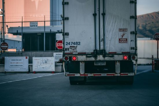 Україна вводить обмеження на ввезення вантажів з Угорщини: причина