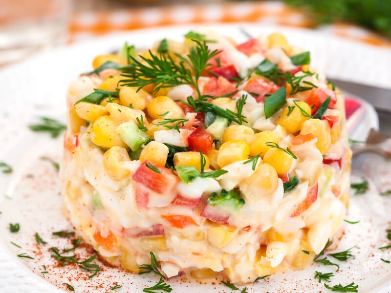 Додайте це в салат із крабових паличок – і він вам сподобається. Легкий і швидкий рецепт