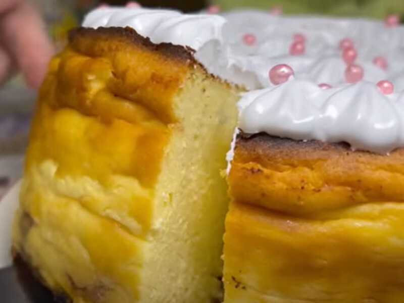 Додайте це в тісто – і паска вийде неймовірно пухкою й ніжною. Рецепт із манною кашею