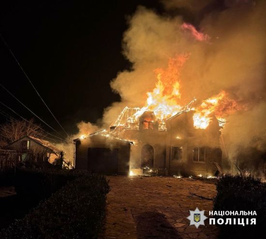 З'явилися фото жахливої пожежі після ворожої атаки на Чернігівщину