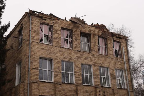 Росіяни вдарили по медзакладам Харкова: в ОВА показали фото наслідків