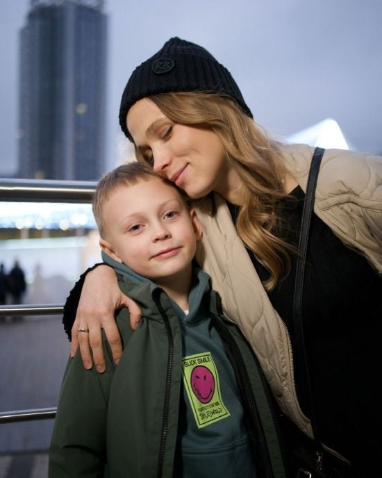 Вагітна Анна Кошмал пожалілася, що з сином серйозно захворіла: "З ускладненням на легені та горло"