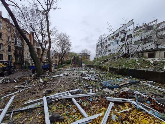 Під ворожий вогонь потрапили багатоповерхівки у Дружківці: є поранені