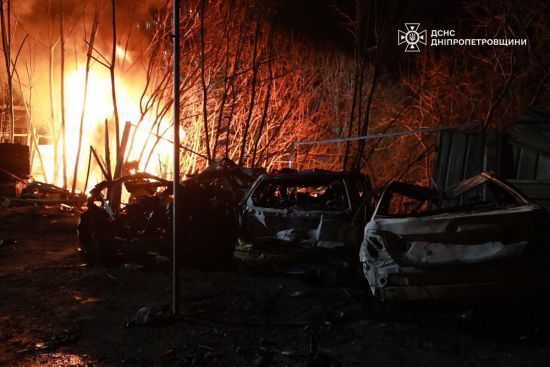 Масована атака на Дніпро: є поранені та численні пошкодження (фото)