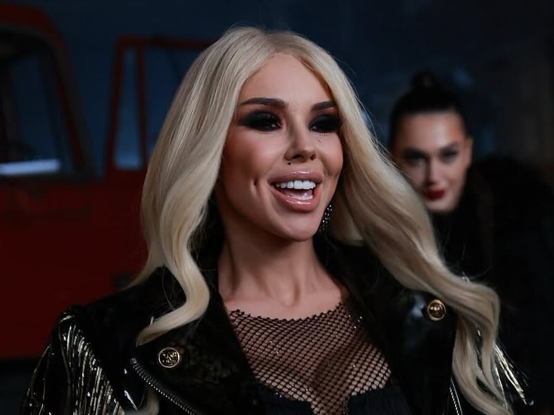 СолоХа під час концерту повідомила, що втрєтє стане матір’ю