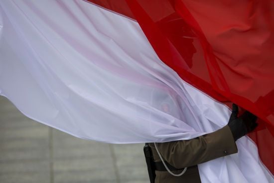 Польща зробила заяву про призупинення допомоги Україні від США