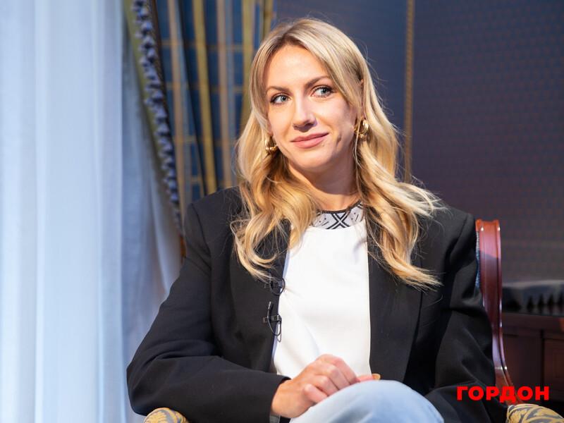 Нікітюк пояснила, чому соромиться носити взуття з відкритими пальцями