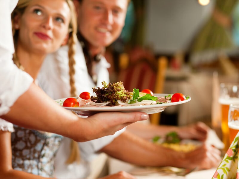 "Завжди багато калорій, але мало ситості". Тренер назвав продукти, які заважають схуднути