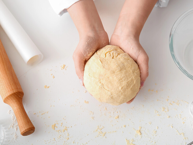 Тісто "Чисті руки". Підходить для пельменів, вареників, чебуреків. Рецепт