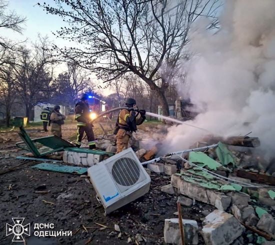 Росіяни вдарили по дитячому табору на Одещині: фото руйнувань