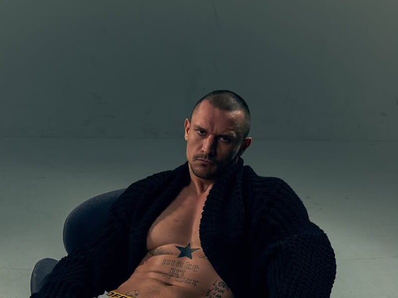 "Усю ніч не давав спати". Цимбалюк показав фото з домашнім улюбленцем