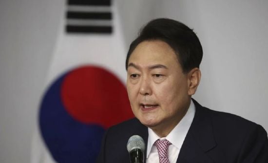 Суд звільнив з-під варти президента Південної Кореї, який оголосив надзвичайний стан