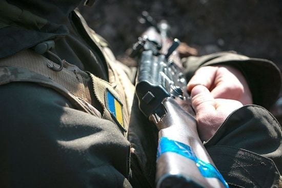 Військовий з Одещини продавав автомат: як його покарали