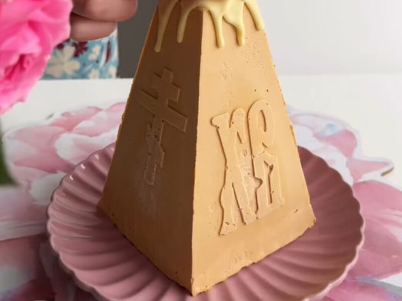 "Смакує, наче глазурований сирок покохав вафельний торт і в них народилася ця пасочка". Рецепт тіста