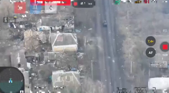 "Бої зміщуються на Сумщину": як росіяни на квадроциклах залітають у Басівку (відео)