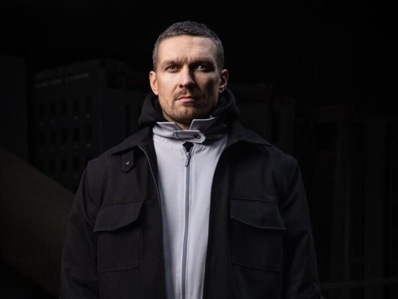 Усик став обличчям колекції одягу, створеного брендом Damirli разом із ДТЕК і присвяченого енергетикам