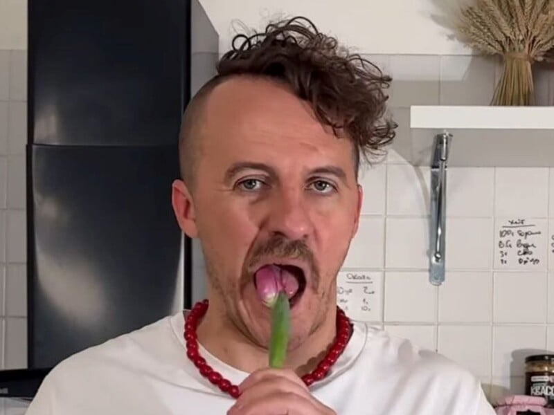 Клопотенко розповів, навіщо їсть тюльпани, і поділився рецептом соусу із квітів