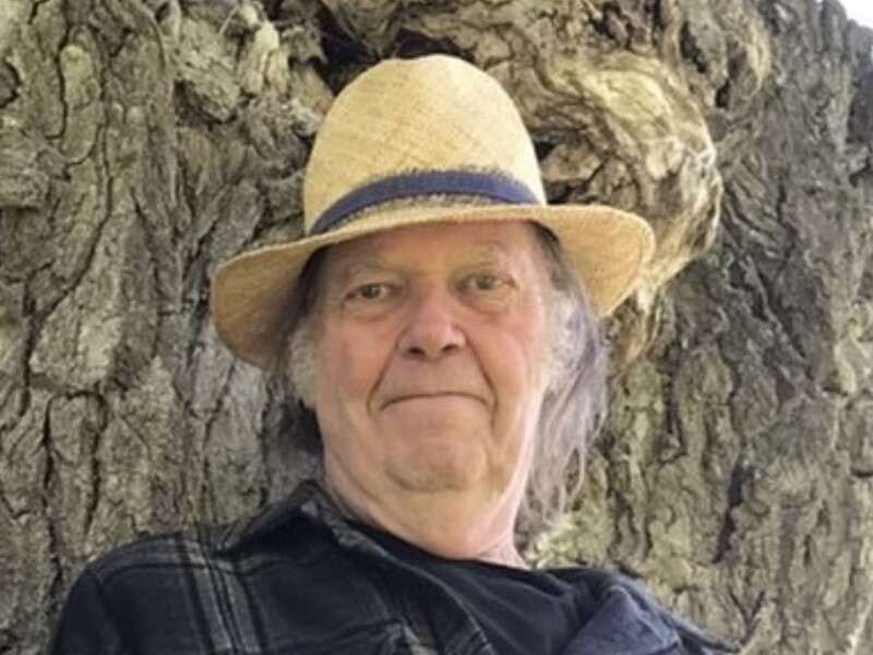 79-річний Янг безплатно виступить в Україні перед початком туру Європою