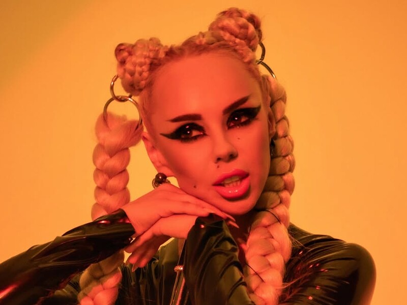 "Досі тримаються на плаву". СолоХа назвала співачку, яку вважає "українською Мадонною"