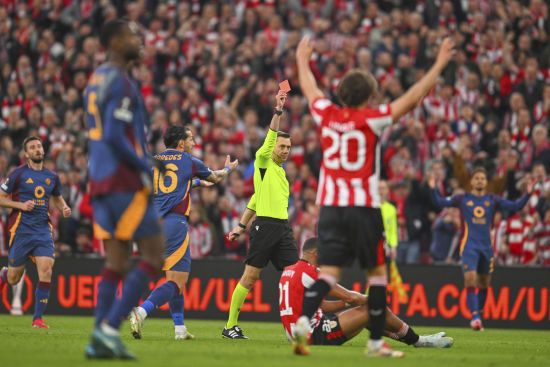 "Рома" з Довбиком у меншості програла "Атлетику" та вилетіла з Ліги Європи (відео)