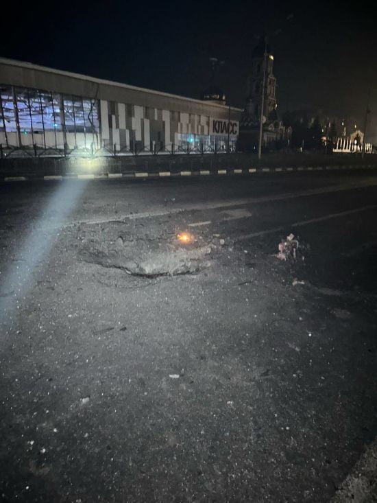 Окупанти атакували Харківщину: пошкоджені будинки, лікарня, АЗС, є постраждалі (фото)