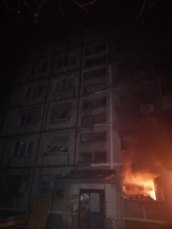 Ворог гатив по багатоповерхівках: у Добропіллі є загиблі та поранені