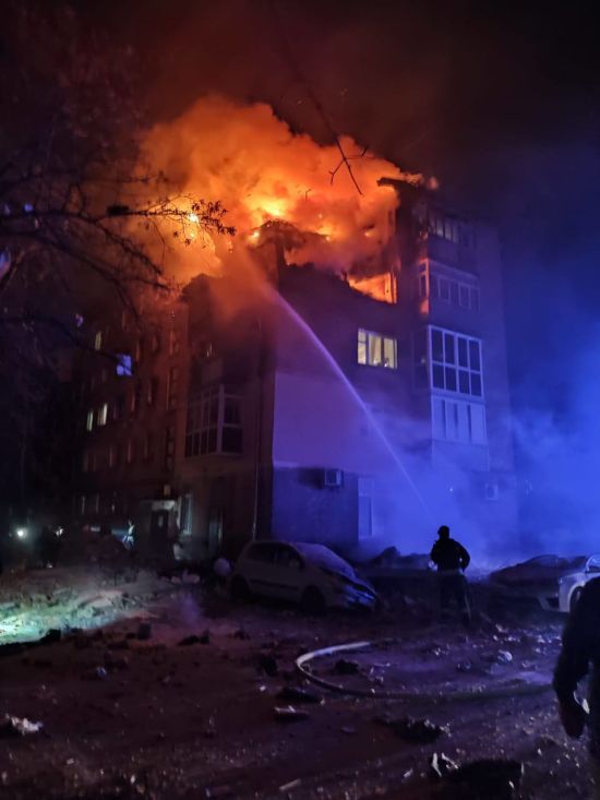 Окупанти завдали удар по Чернігову: є влучання в житловий будинок