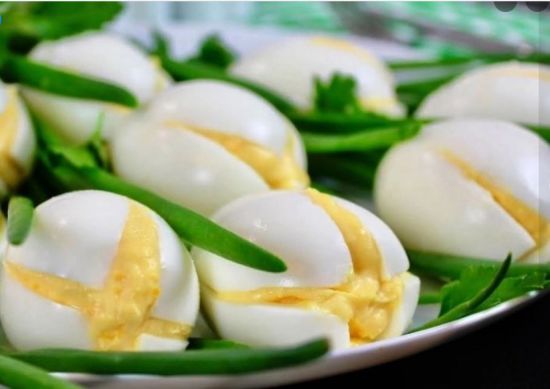 "Білі тюльпани" — смачна закуска, яка готується дуже швидко