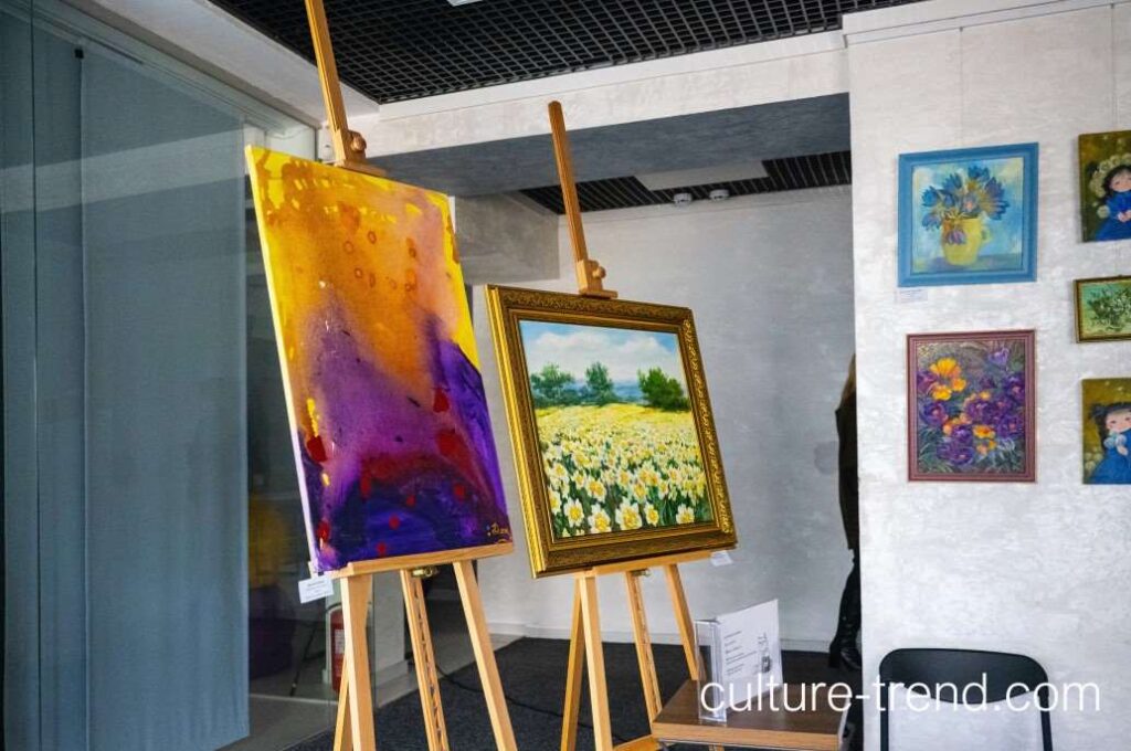 Відкрилася виставка живопису "Першоцвіти" в рамках арт-проєкту "Душа України"