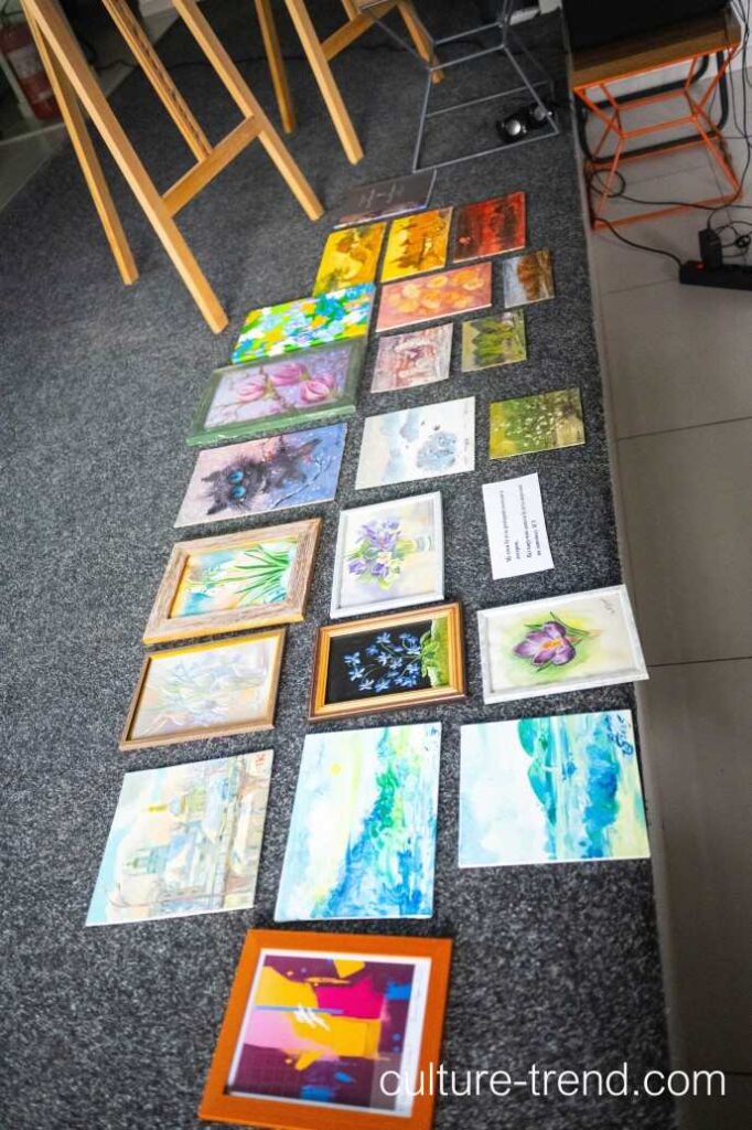 Відкрилася виставка живопису "Першоцвіти" в рамках арт-проєкту "Душа України"