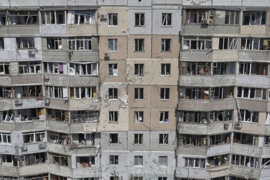 Росія масовано вдарила по Херсону: є жертви