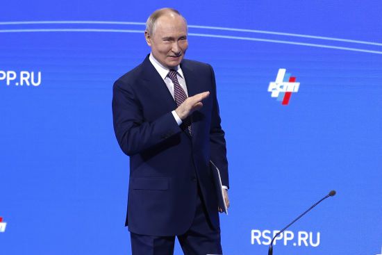 Путін подарував Трампу новий портрет: з'явилися деталі