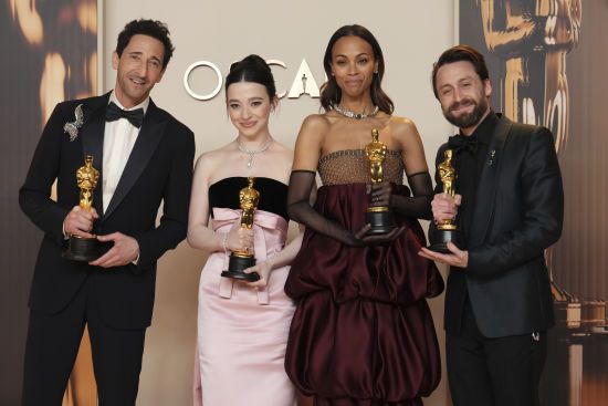 Обурливий тріумф росіян, обіцянка зірки народити і піщаний хробак на сцені: як минув "Оскар-2025"