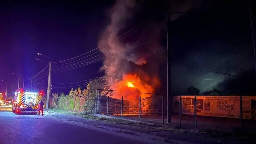 Вибухи в Одесі: РФ б’є дронами по цивільним об’єктам